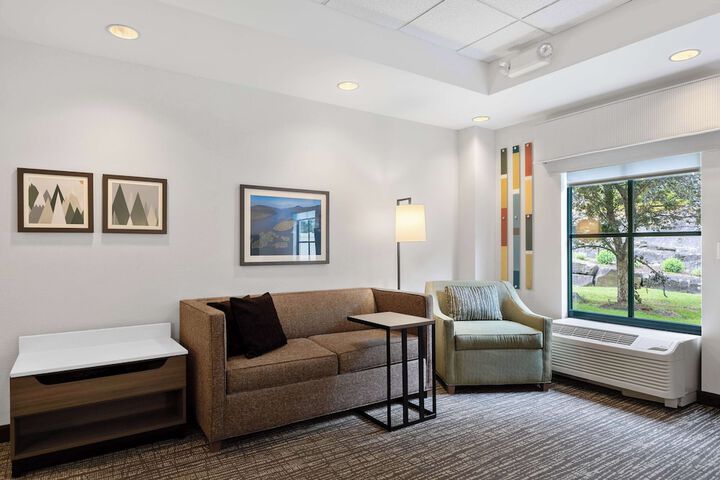 Hampton Inn & Suites Lake George