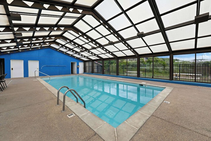 Pool 7 of 44