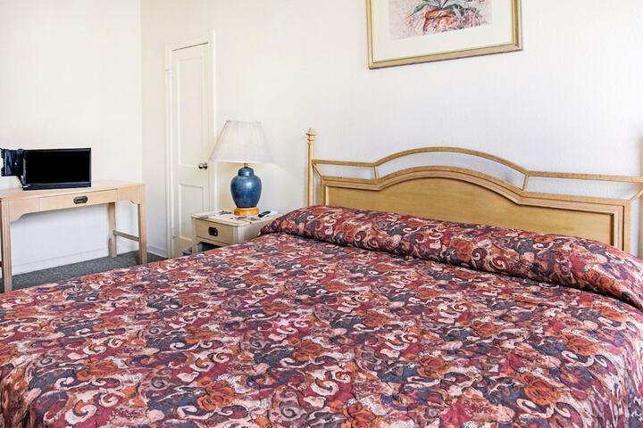 Room 56 of 77