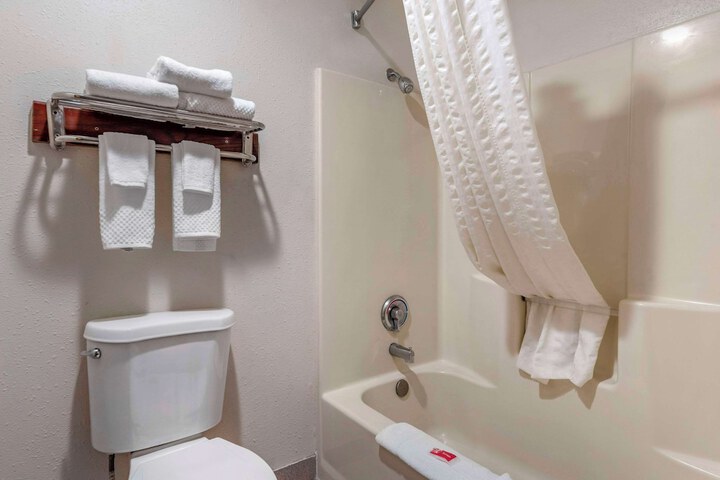 Room 17 of 24