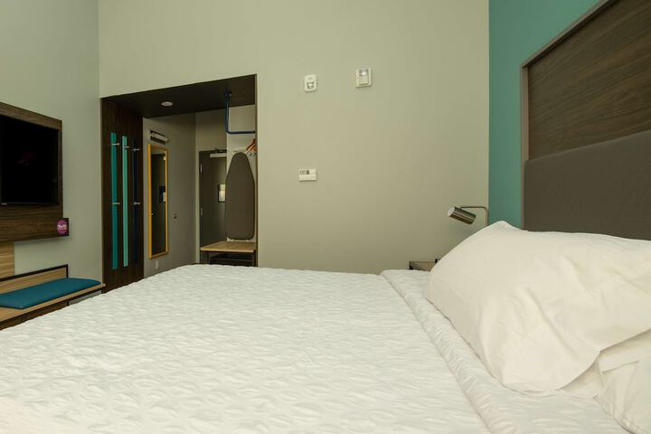 Room 13 of 39