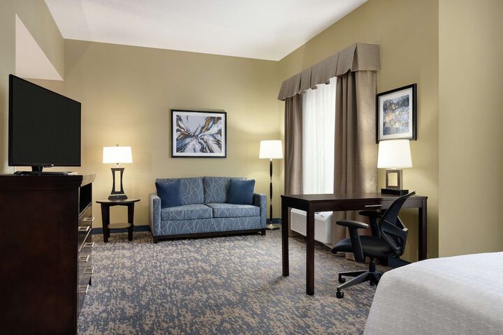 Room 32 of 66