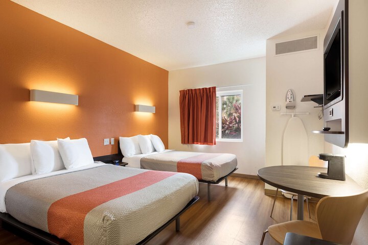 Room 26 of 34