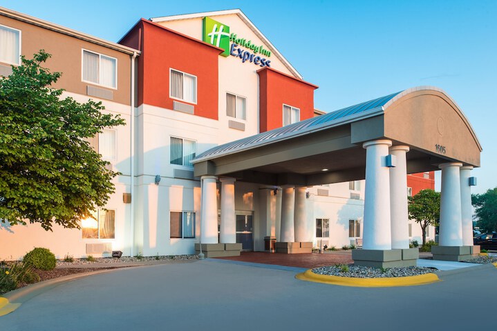 Holiday Inn Express Hotel & Suites Burlington by IHG