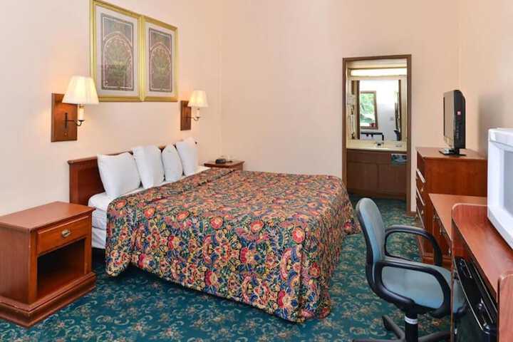 Room 21 of 26