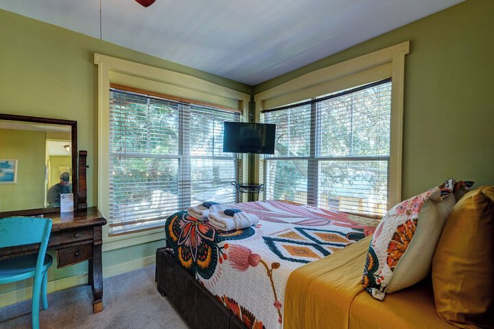 Beachside Boutique Inn – Folly Beach Rooms & Private Cottages