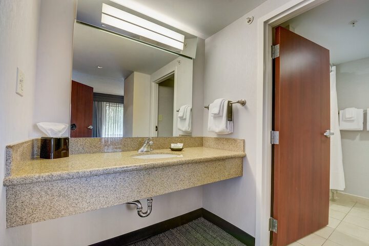 Room 12 of 36