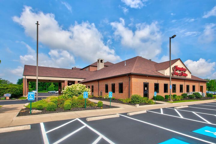Hampton Inn & Suites Cleveland-Airport / Middleburg Heights