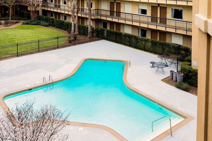 Pool 10 of 54