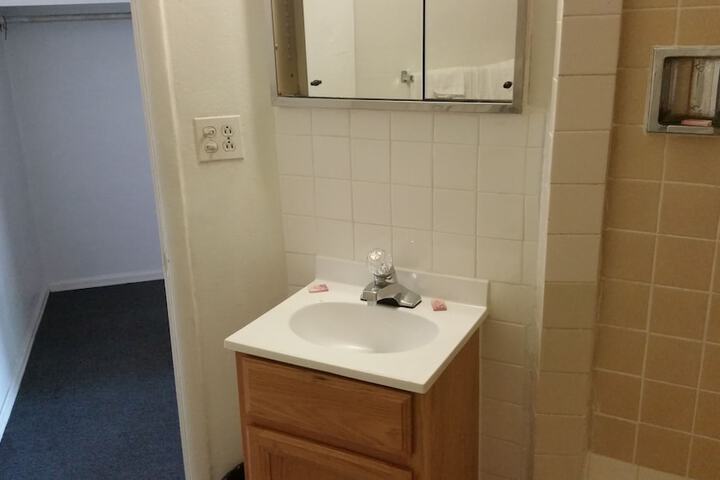 Room 7 of 18