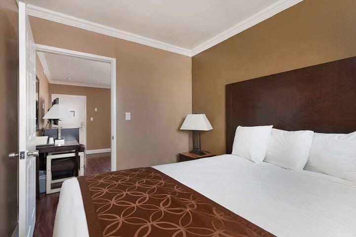 Room 52 of 57
