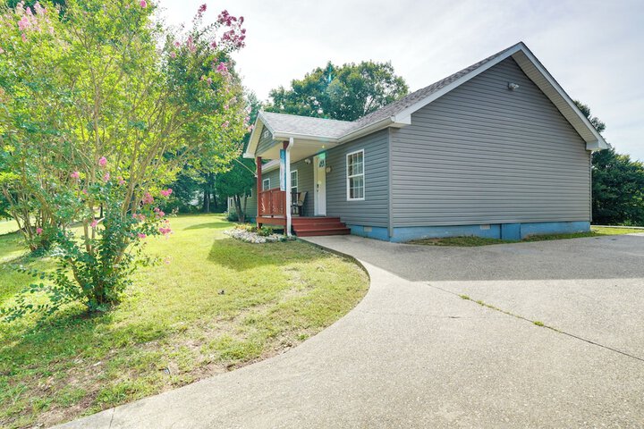 Pet-friendly Emerald Lake Retreat in Charlestown!