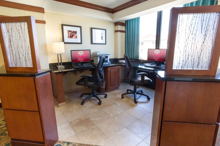 Business Center 66 of 66