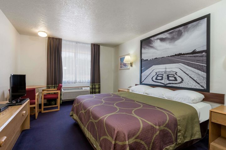 Room 12 of 19