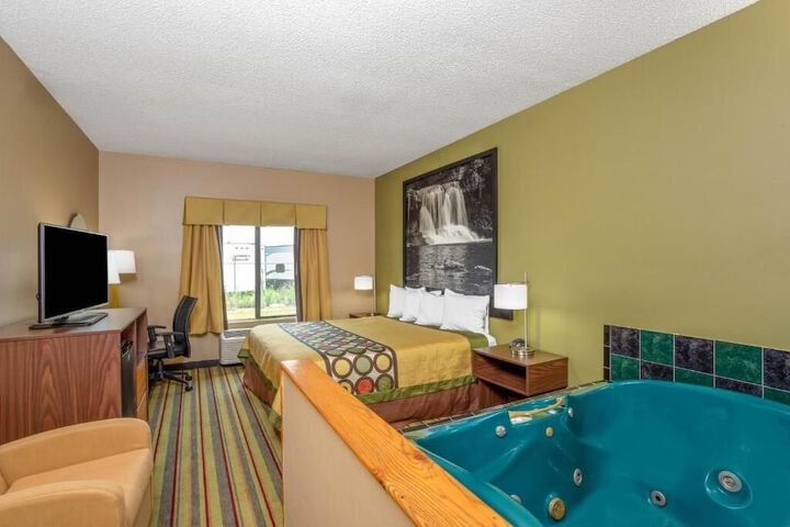 Room 15 of 21