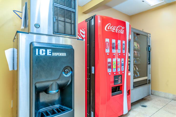 Days Inn & Suites by Wyndham Prattville-Montgomery