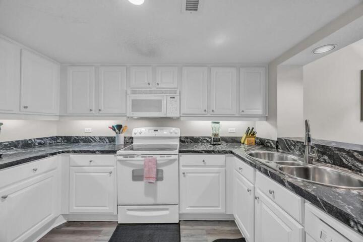 Oceanfront Condo Huge Pools Top Rated Ocean Creek Resort