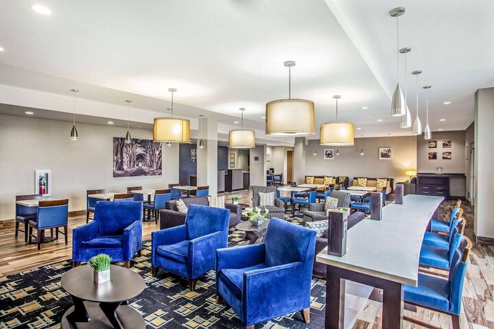 La Quinta Inn & Suites by Wyndham Karnes City - Kenedy
