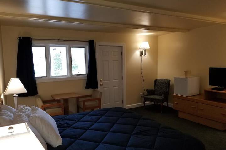 Captains Quarters Motel