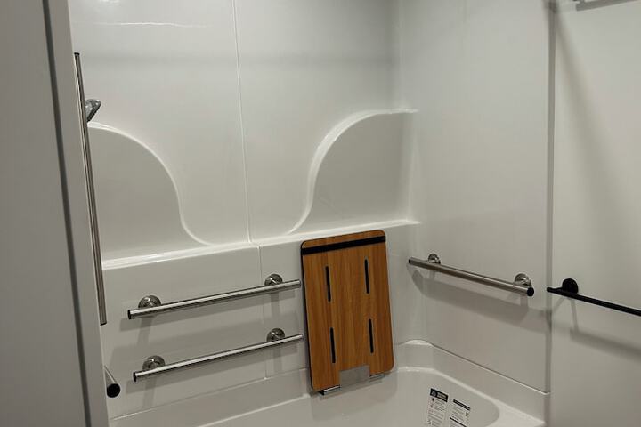 Room 62 of 80