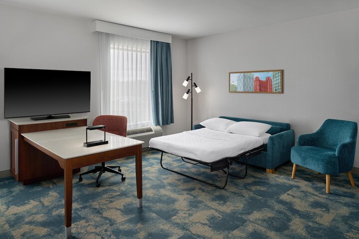 Hampton Inn & Suites Detroit / Troy