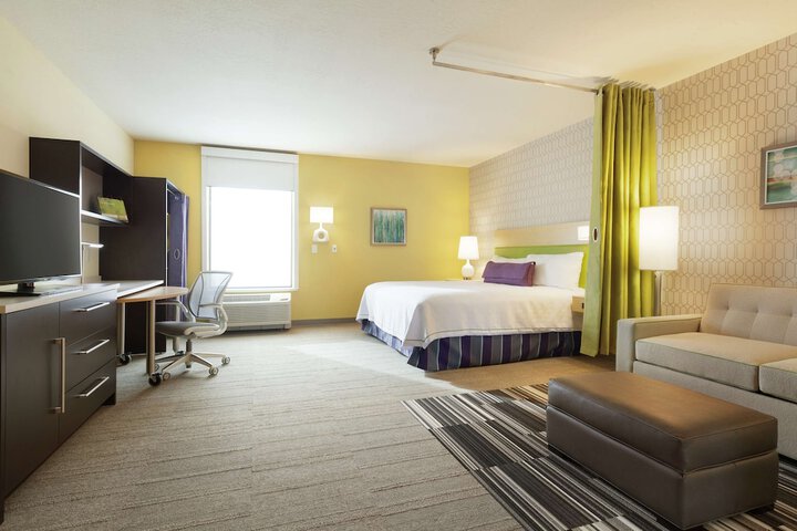 Room 12 of 25