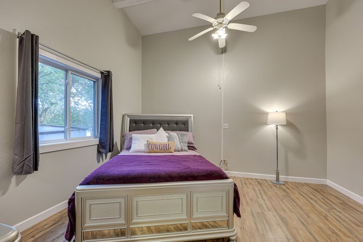 Spacious Hot Springs Lakehouse on Lake Hamilton!