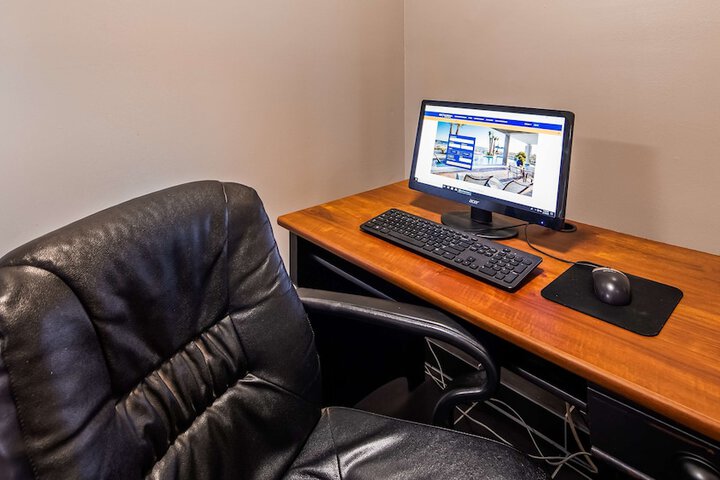 Business Center 20 of 20
