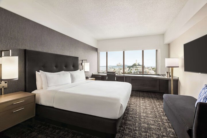 Room 73 of 103