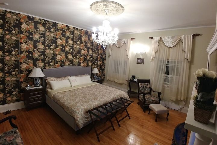 Room 22 of 35