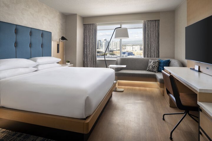 Room 50 of 104