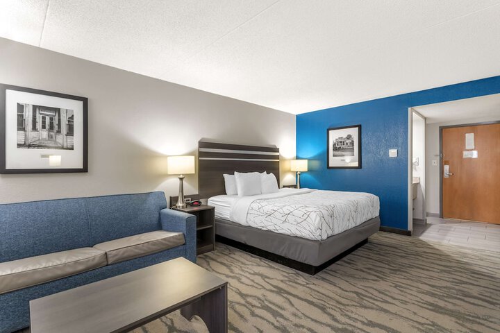 Room 28 of 41