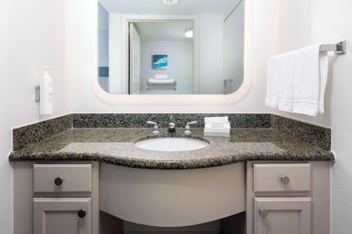 Homewood Suites by Hilton Tampa Airport - Westshore