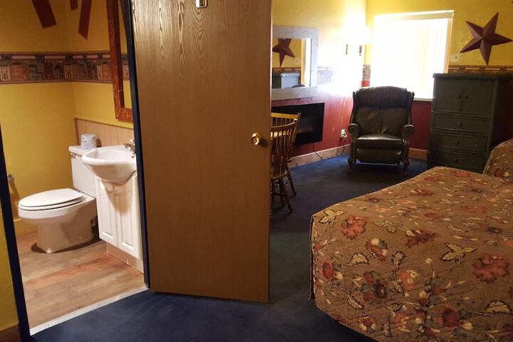 Earth Inn Motel