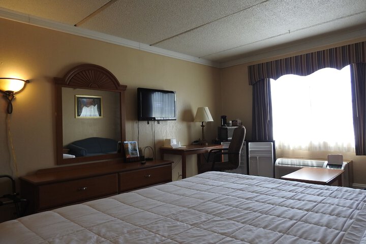 Room 17 of 34