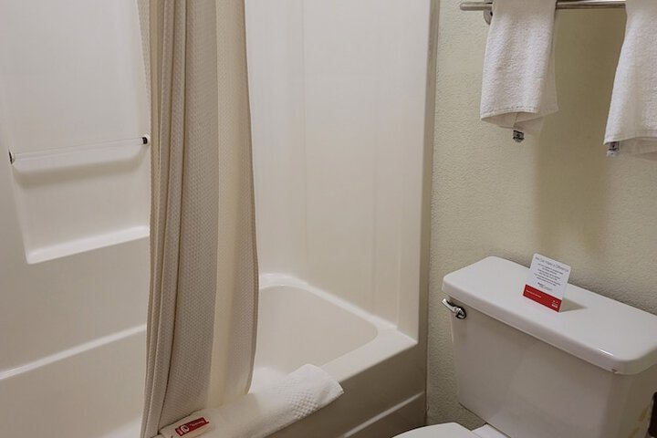 Room 3 of 7