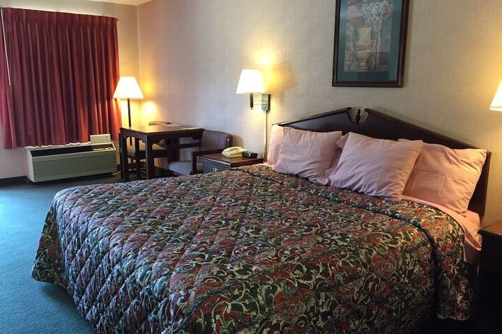 Room 10 of 20