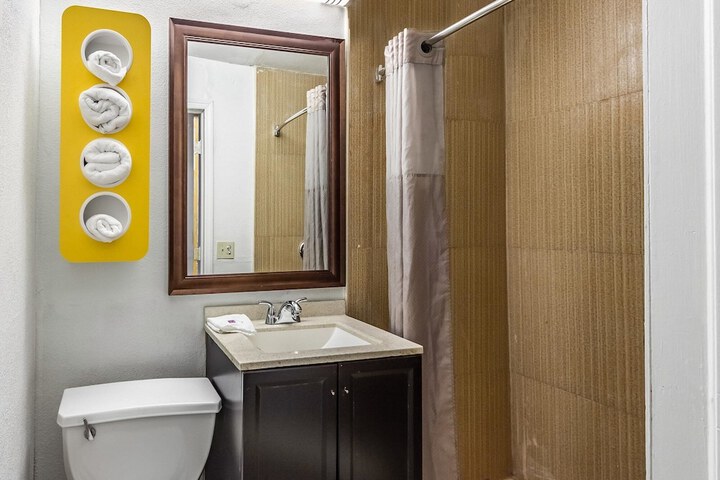 Motel 6 Elizabeth NJ - Newark Liberty Intl Airport