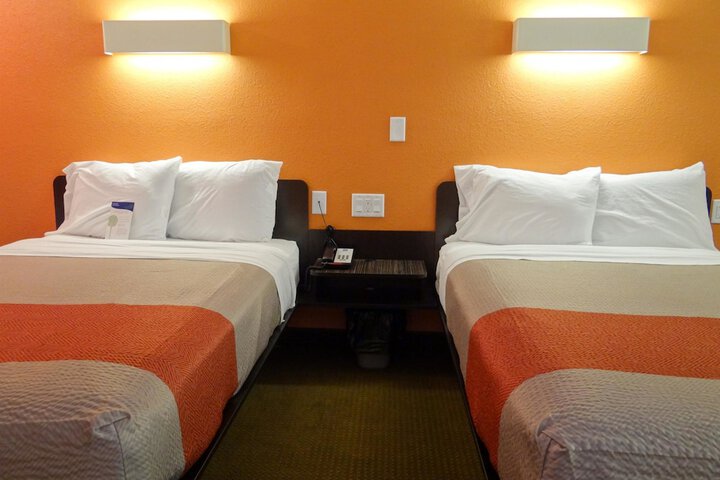 Room 16 of 30