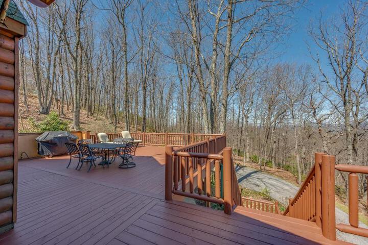 Scenic Mountain Comfort 4Br Family Getaway