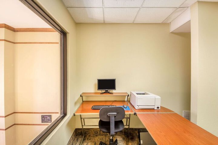 Business Center 24 of 24