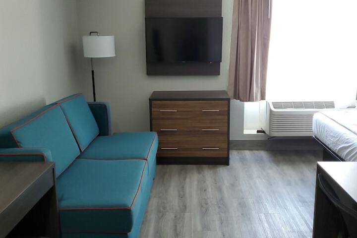 Room 48 of 76