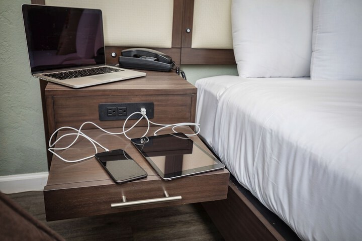 Room 16 of 37