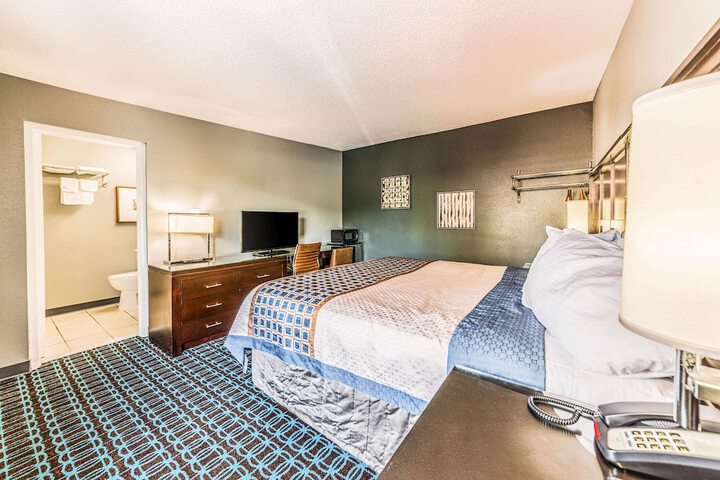 Room 15 of 22