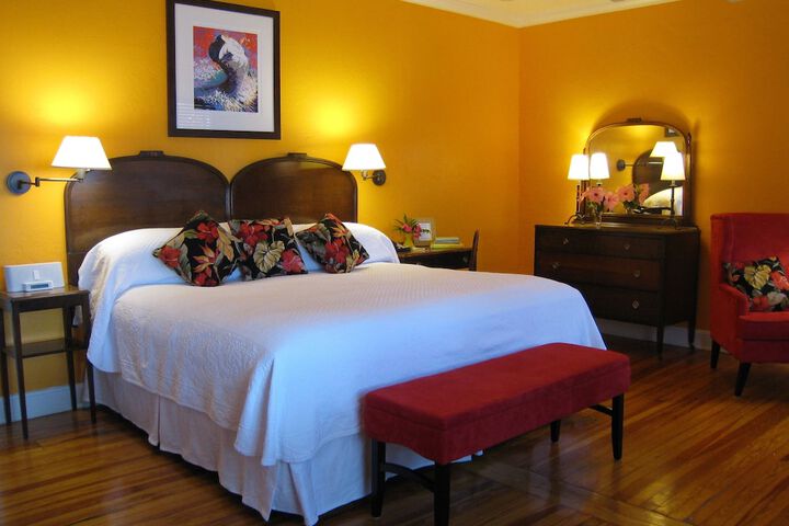 Room 11 of 25