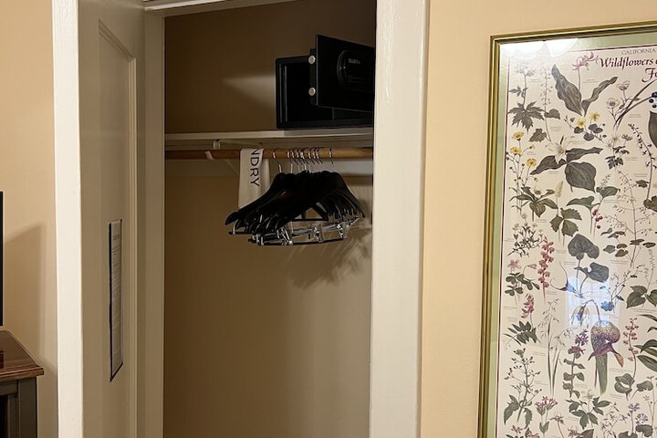 Room 34 of 41