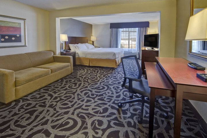 Room 10 of 24