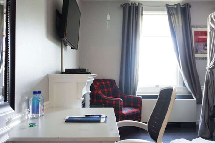 Room 80 of 131