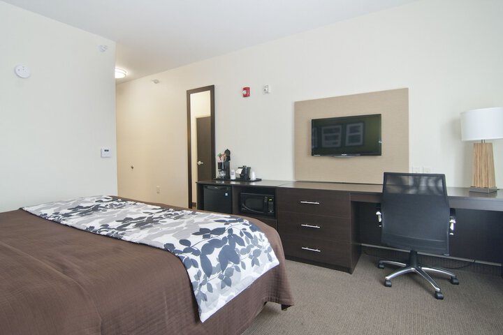 Room 17 of 44