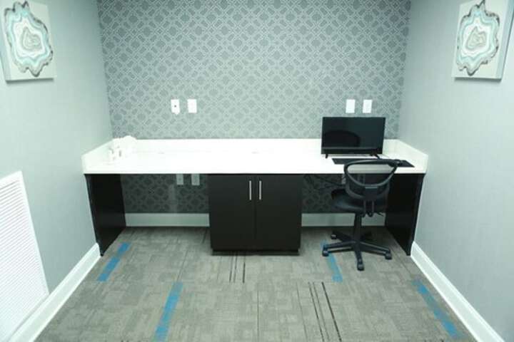 Business Center 52 of 52